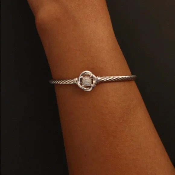 David Yurman infinity bracelet with diamonds - Picture 3 of 8